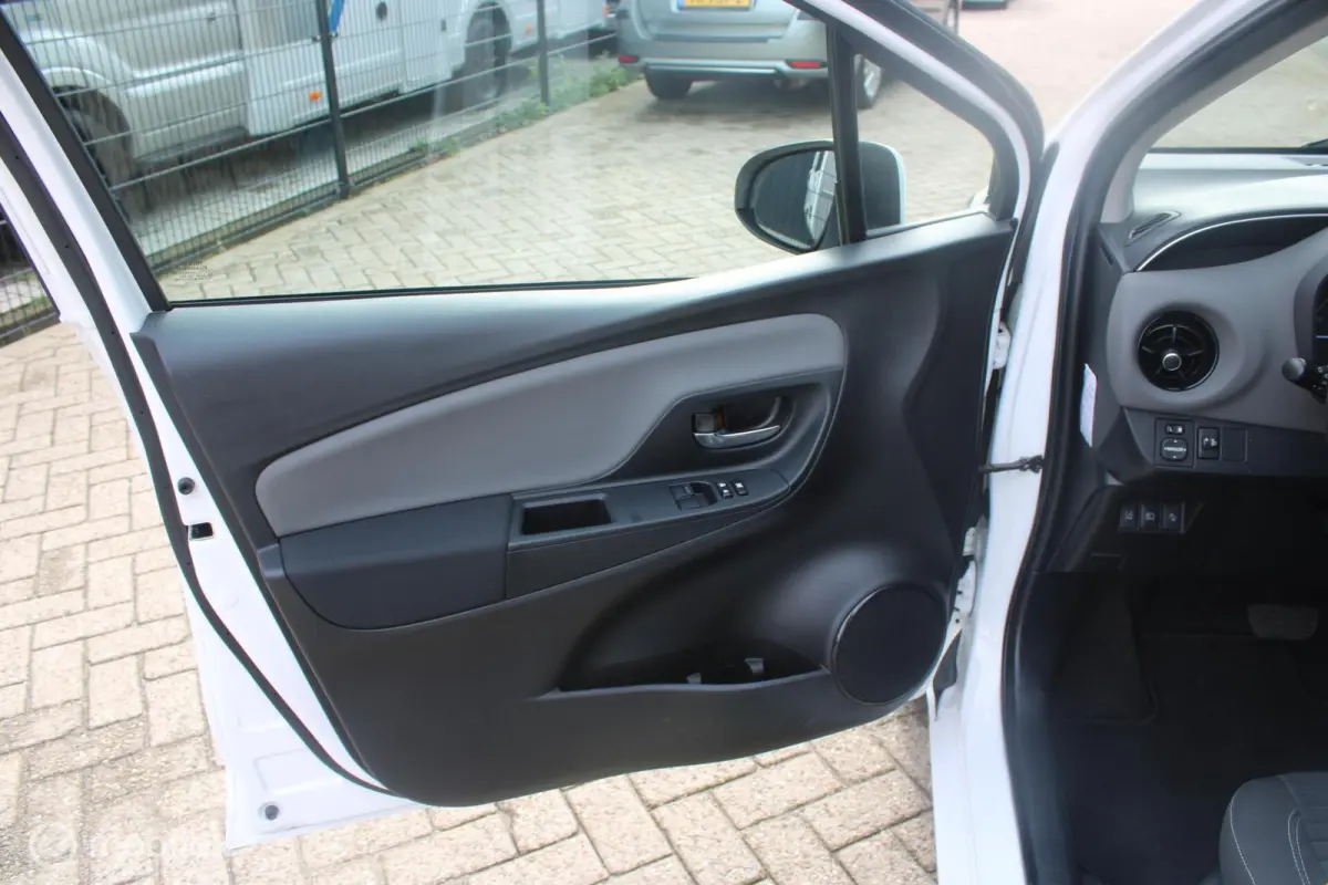 1.5 Hybrid Aspiration | 1e Eigenaar Boekjes | Parkeersensoren achter | Cruise control.