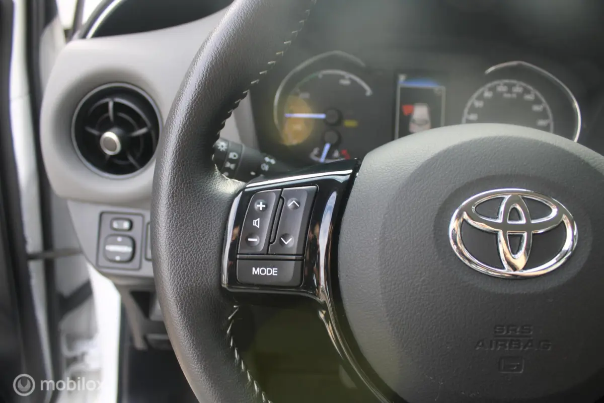 1.5 Hybrid Aspiration | 1e Eigenaar Boekjes | Parkeersensoren achter | Cruise control.