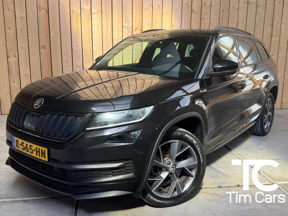 1.5 TSI Sportline Business Automaat | Apple CarPlay/Android Auto | Climate & cruise control | DAB ontvanger | LED koplampen | Navigatiesysteem | Voorstoelen en achterbank verwarmd