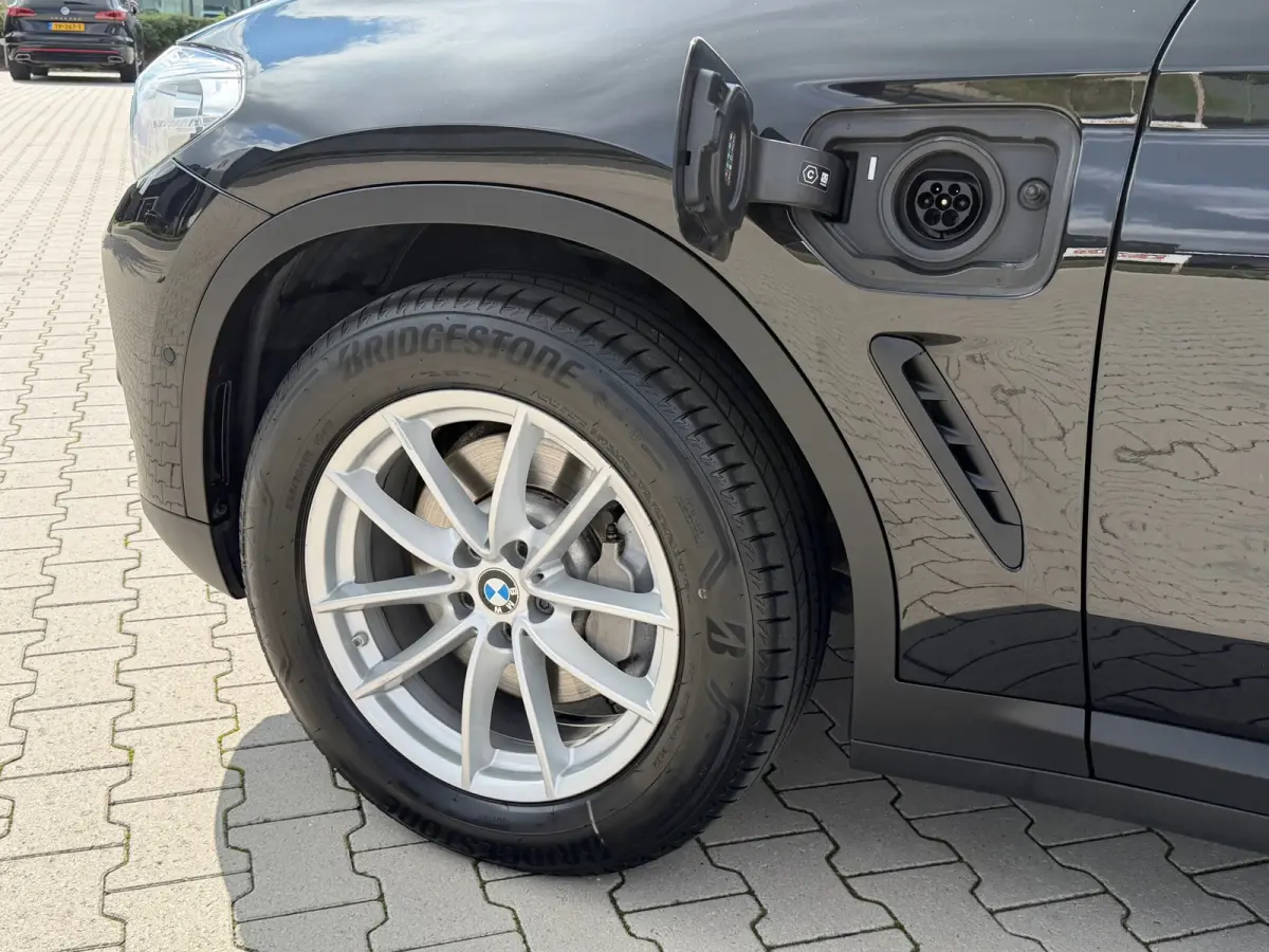 XDrive30e High Executive / 1e eigenaar/ leder/led
