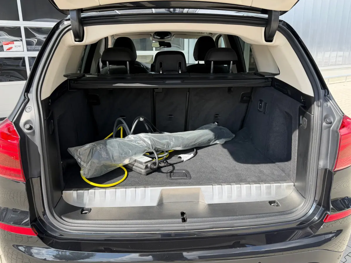 XDrive30e High Executive / 1e eigenaar/ leder/led