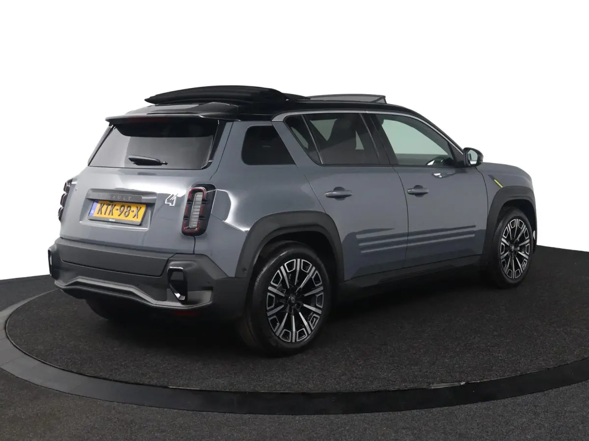iconic “plein sud™” 150 pk comfort range | Harman Kardon | Pack advanced driving assist |