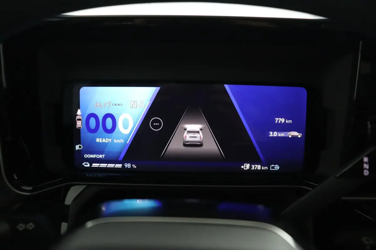 iconic “plein sud™” 150 pk comfort range | Harman Kardon | Pack advanced driving assist |