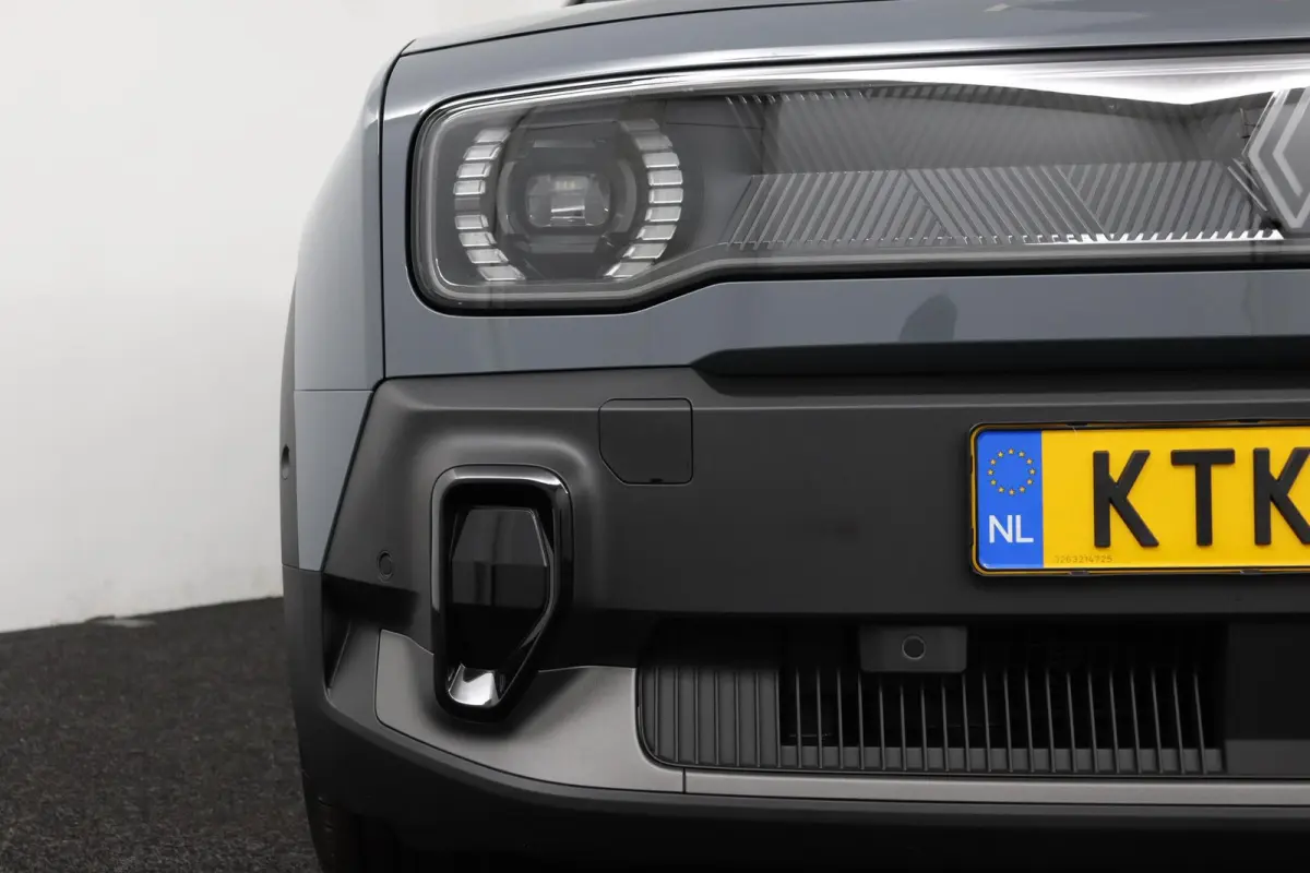 iconic “plein sud™” 150 pk comfort range | Harman Kardon | Pack advanced driving assist |