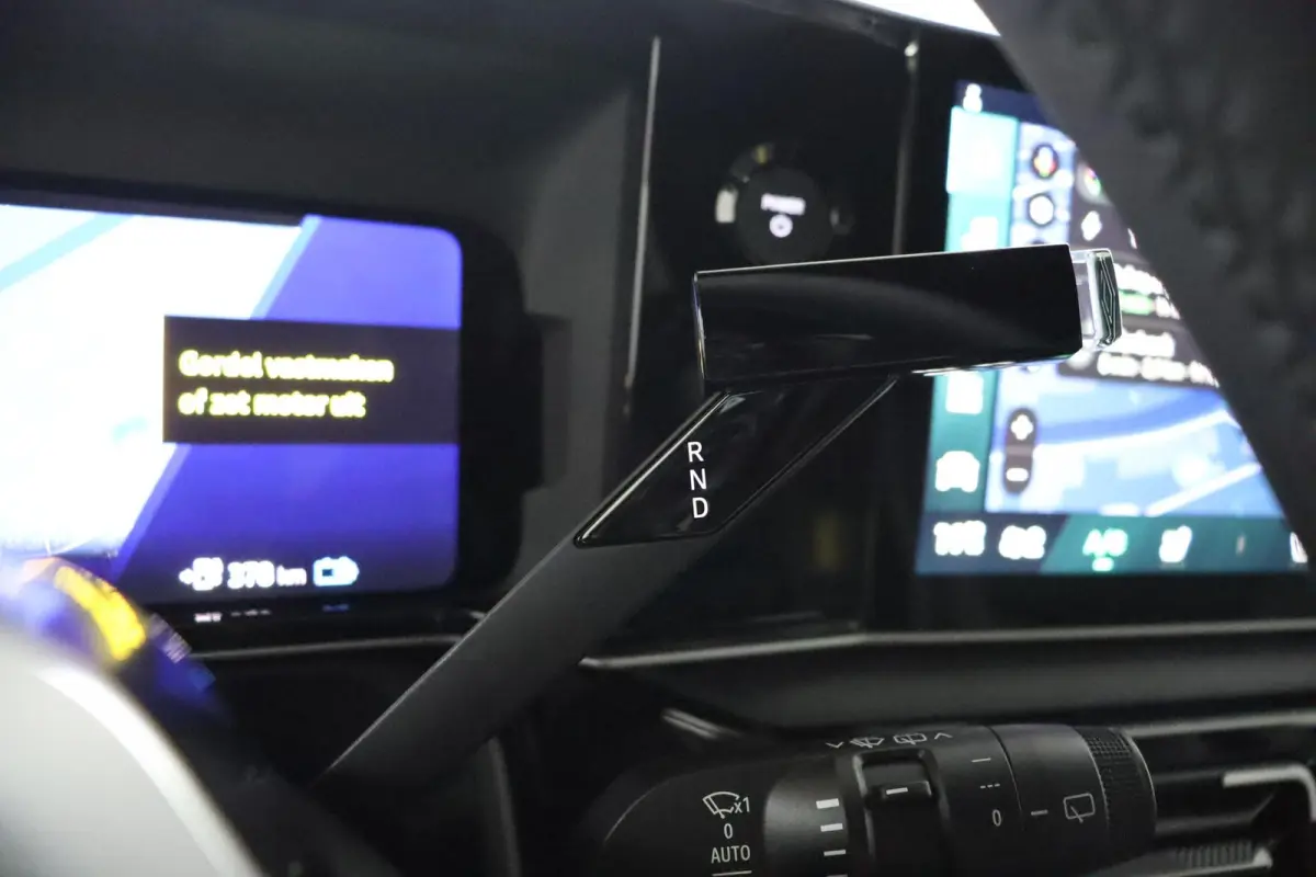 iconic “plein sud™” 150 pk comfort range | Harman Kardon | Pack advanced driving assist |
