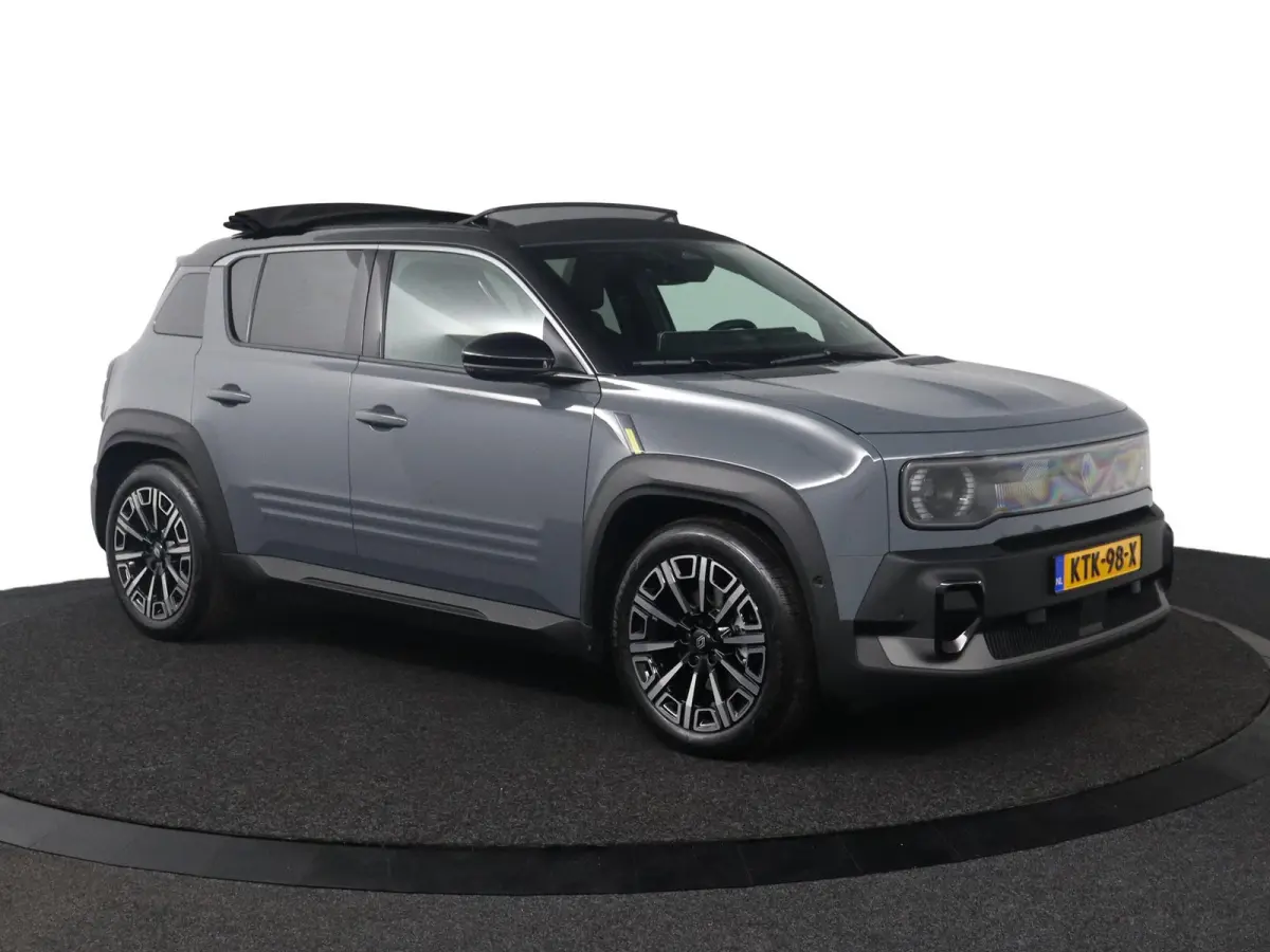 iconic “plein sud™” 150 pk comfort range | Harman Kardon | Pack advanced driving assist |