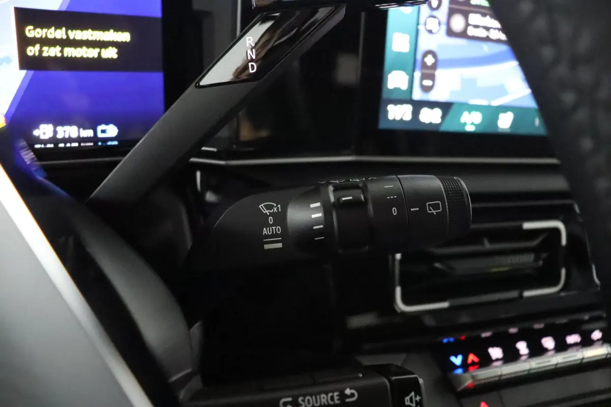 iconic “plein sud™” 150 pk comfort range | Harman Kardon | Pack advanced driving assist |
