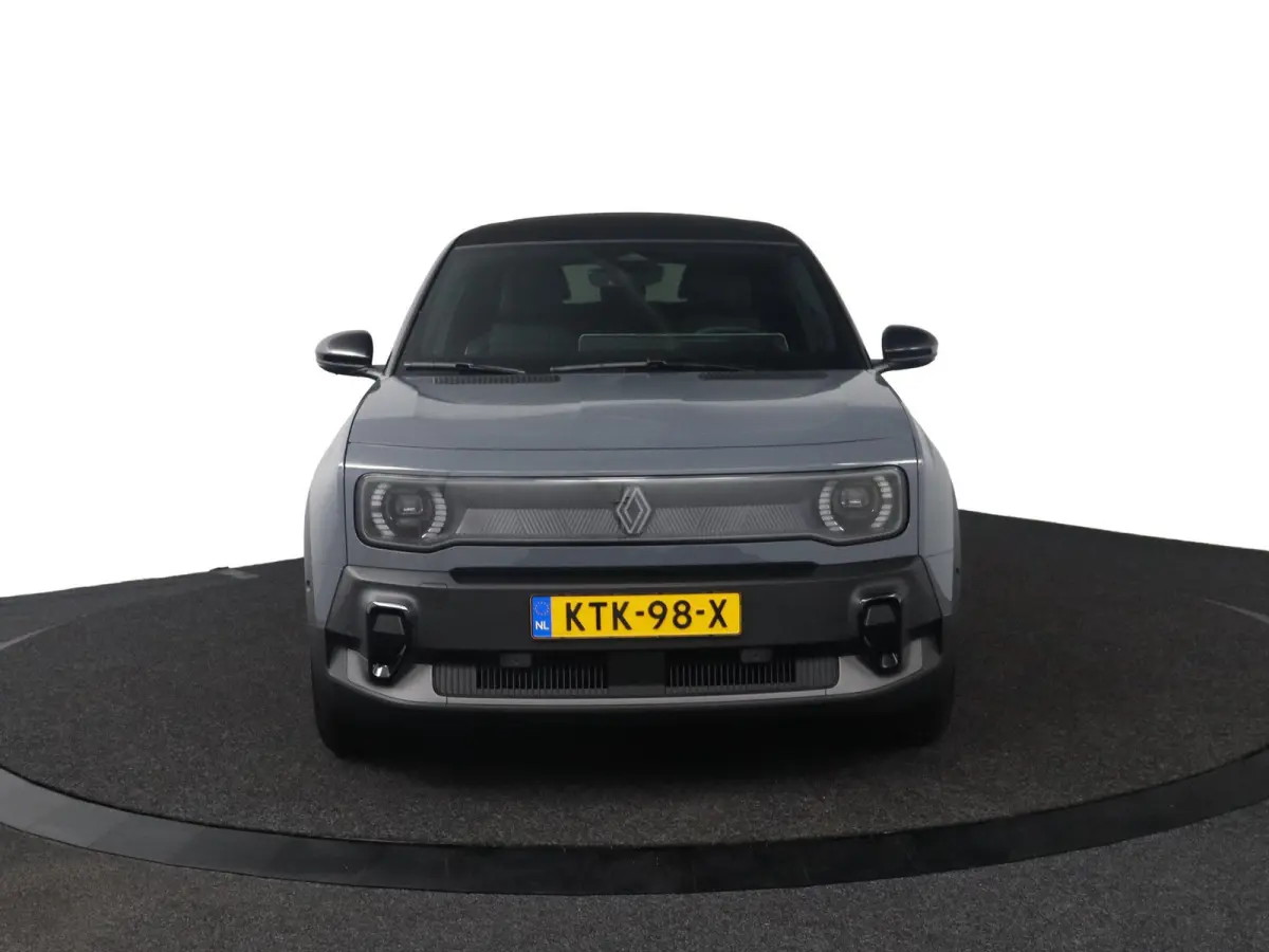 iconic “plein sud™” 150 pk comfort range | Harman Kardon | Pack advanced driving assist |