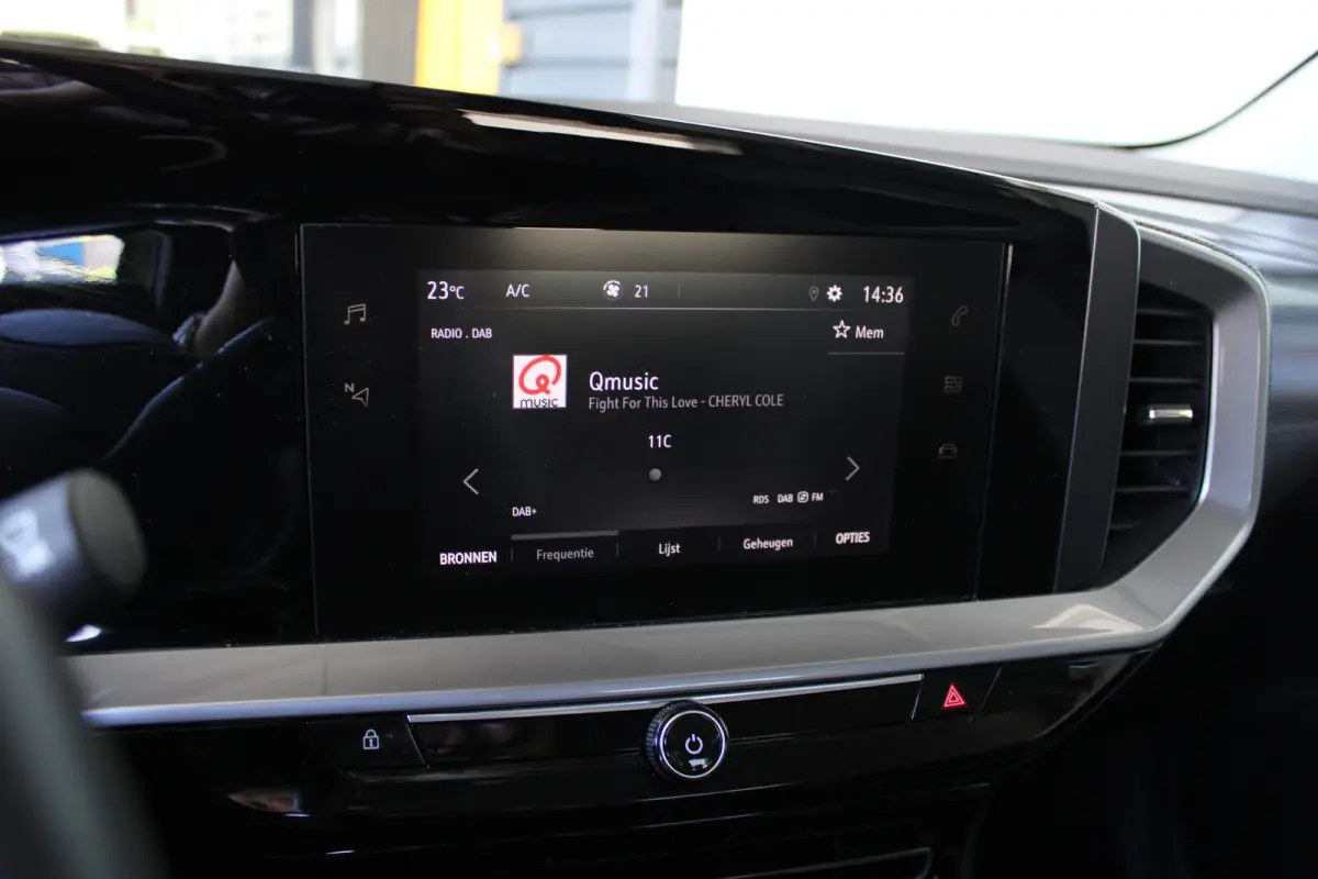 1.2 Elegance | Achteruitrijcamera | Apple carplay & Android auto | Climate control |