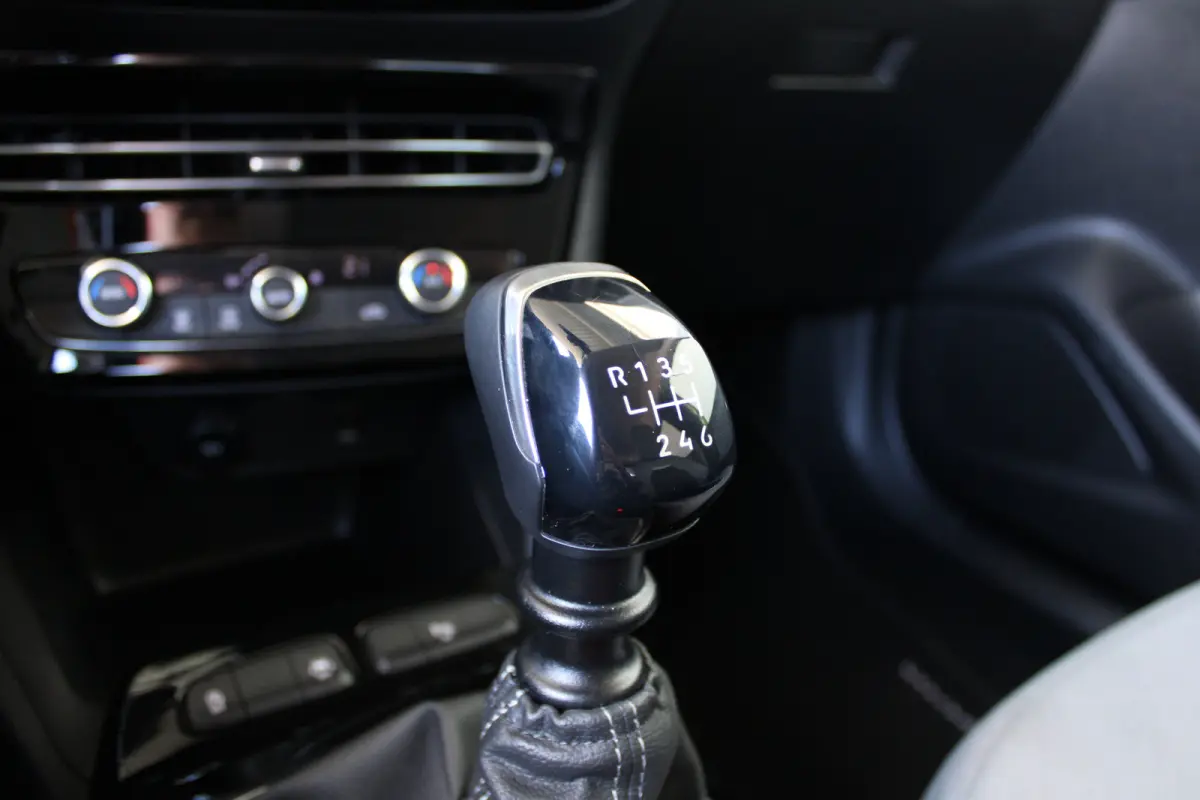 1.2 Elegance | Achteruitrijcamera | Apple carplay & Android auto | Climate control |