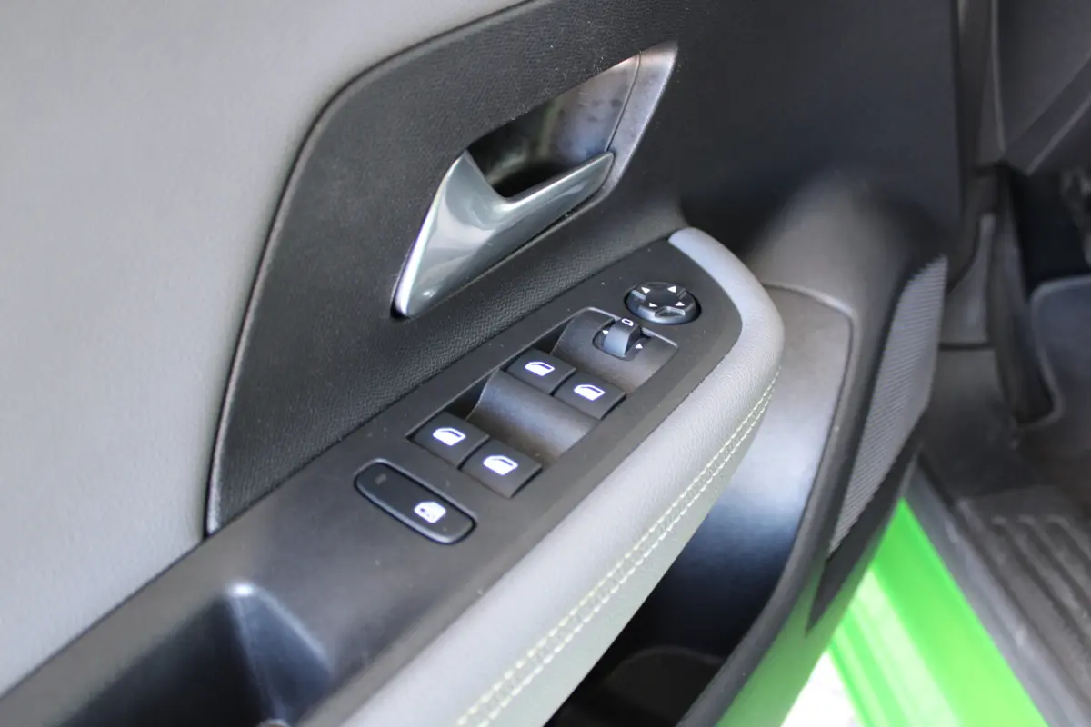1.2 Elegance | Achteruitrijcamera | Apple carplay & Android auto | Climate control |