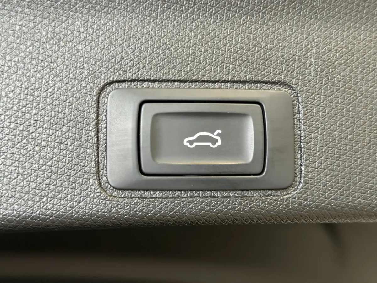 1.5 TSI e-Hybrid Business|Memory|HuD|360|Matrix|El.A.Klep
