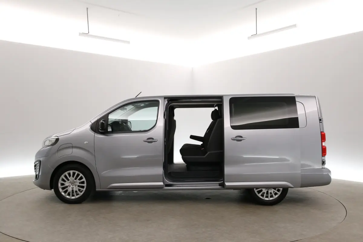 Long Premium 75 kWh L3H1 Long Range | Snelladen | SOH 98% | DC | 6 Zits | Airco | Camera | Cruise | Carplay | 3 Zits | 2xSchuifdeur