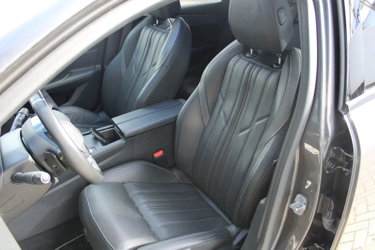 1.6 HYbrid 180 GT Pack Business SoH 94% | Lederen Bekleding | Focal Hi-Fi | Glazen Schuif-/Kantel Dak | 360-Camera