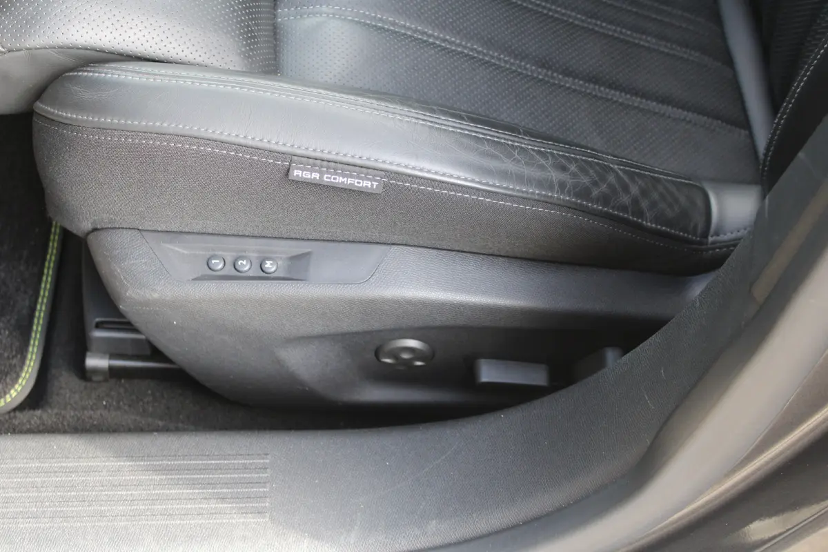 1.6 HYbrid 180 GT Pack Business SoH 94% | Lederen Bekleding | Focal Hi-Fi | Glazen Schuif-/Kantel Dak | 360-Camera