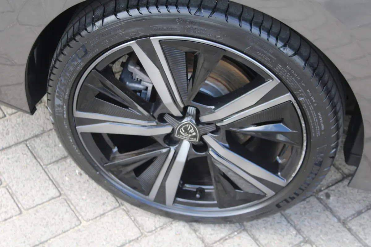 1.6 HYbrid 180 GT Pack Business SoH 94% | Lederen Bekleding | Focal Hi-Fi | Glazen Schuif-/Kantel Dak | 360-Camera
