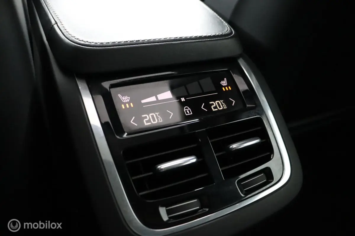 2.0 T4 Inscription | Massage | Panoramadak | BLISS | Adaptive Cruise | Camera | Head Up | Trekhaak | Keyless | Harman Kardon | Geventileerde Stoelen