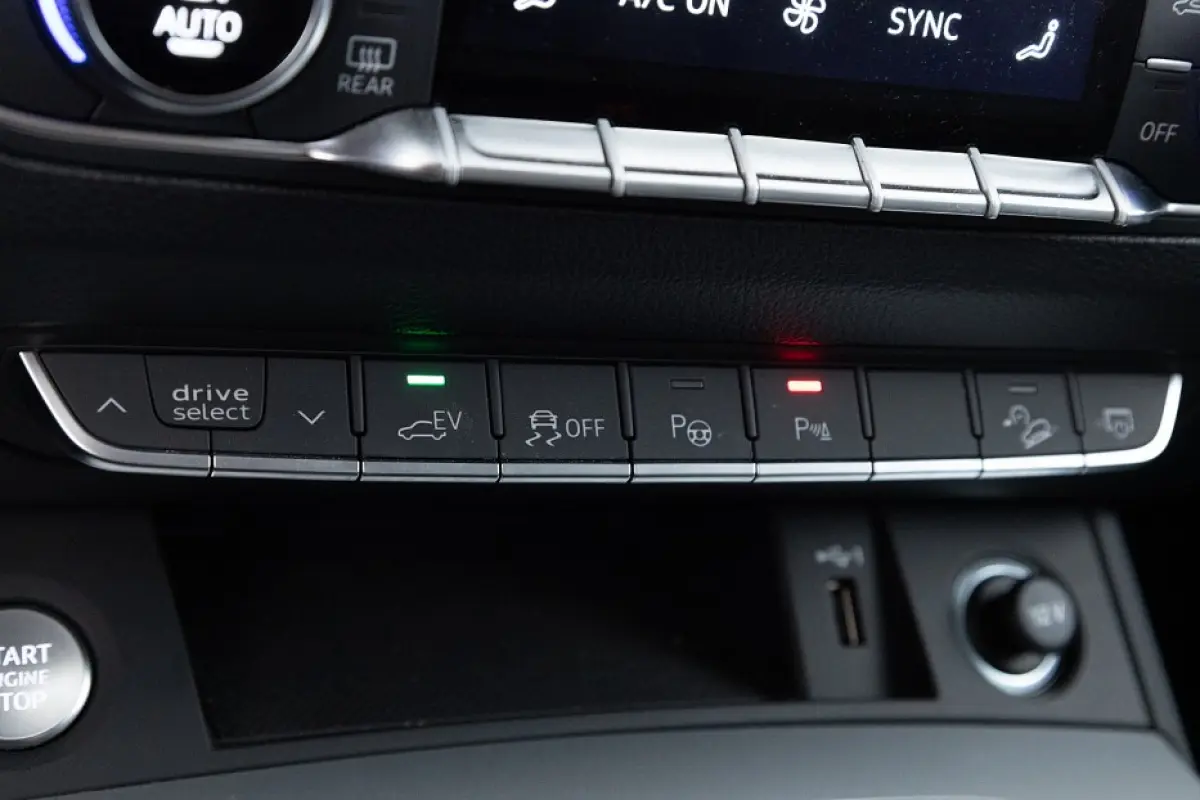 50 TFSI e Business Executive | LEDER | Full LED | PHEV !