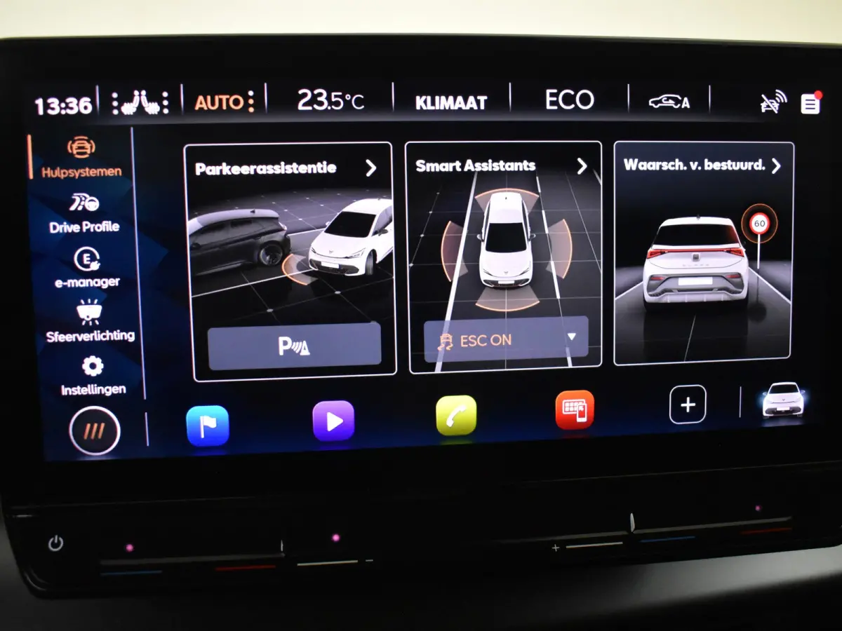 Adrenaline One 62 kWh l Achteruitrijcamera | App connect | Stoel en Stuurverwarming  l Navi l PDC l Adaptive Cr Control l 1e Eigenaar l 19"LMV