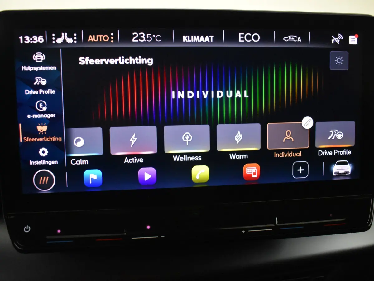 Adrenaline One 62 kWh l Achteruitrijcamera | App connect | Stoel en Stuurverwarming  l Navi l PDC l Adaptive Cr Control l 1e Eigenaar l 19"LMV