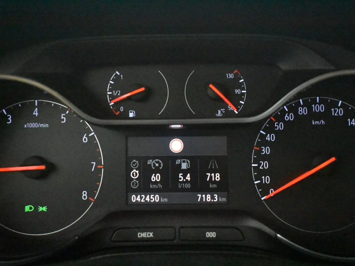 1.2 Turbo Elegance l Camera l Parkeersensoren l Cruise control  l 16"Lm velgen l Climate Control l DAB | LED |