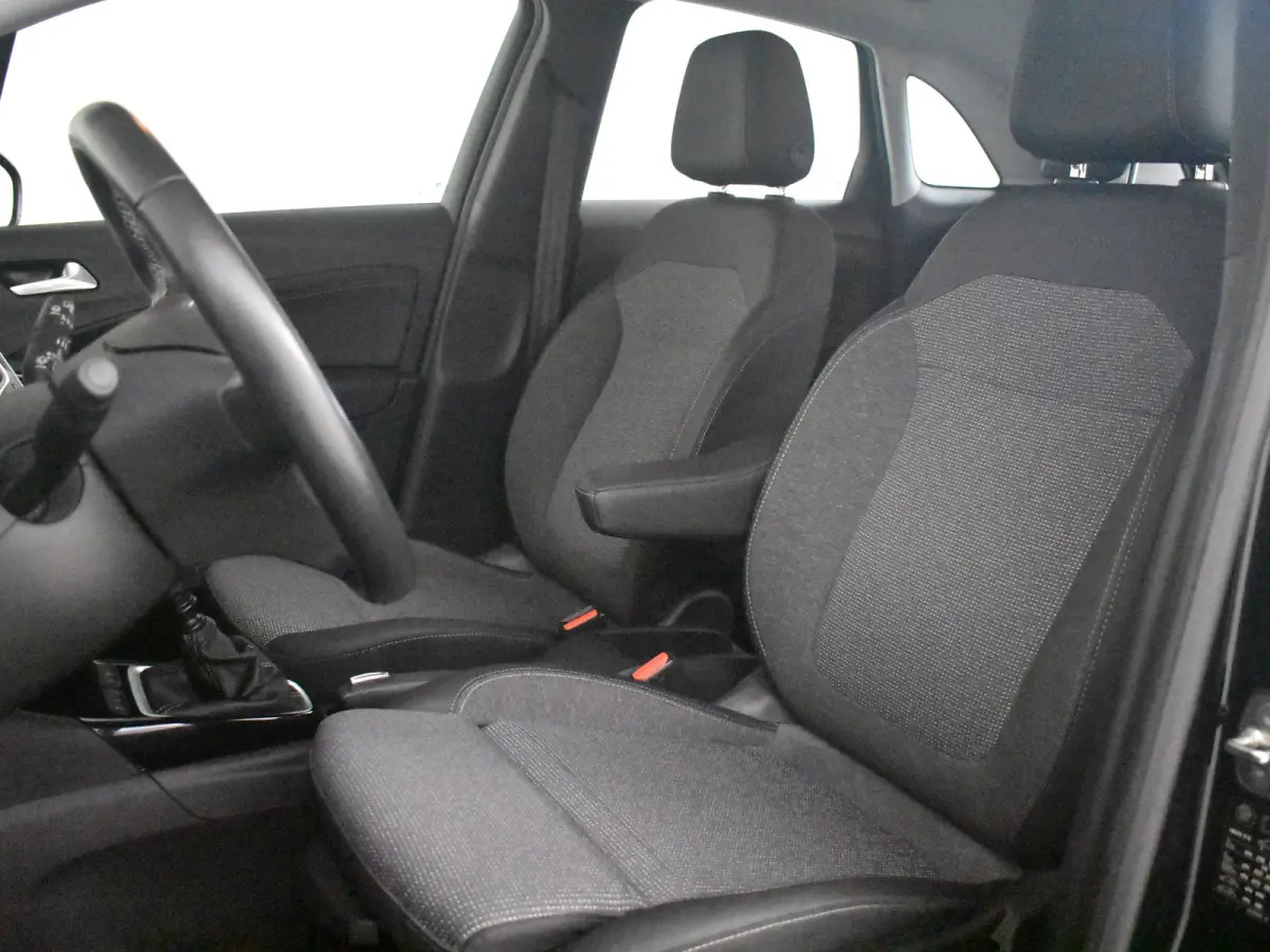 1.2 Turbo Elegance l Camera l Parkeersensoren l Cruise control  l 16"Lm velgen l Climate Control l DAB | LED |