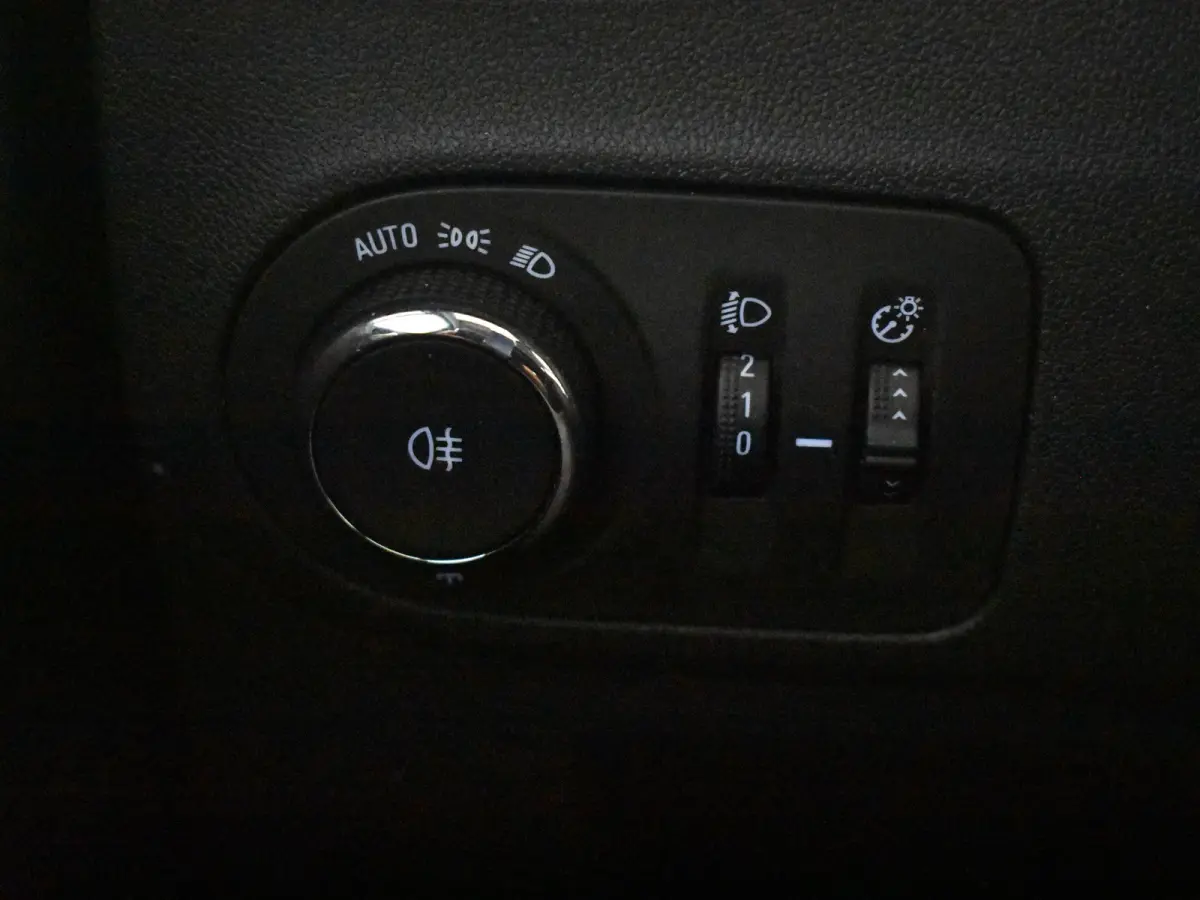 1.2 Turbo Elegance l Camera l Parkeersensoren l Cruise control  l 16"Lm velgen l Climate Control l DAB | LED |
