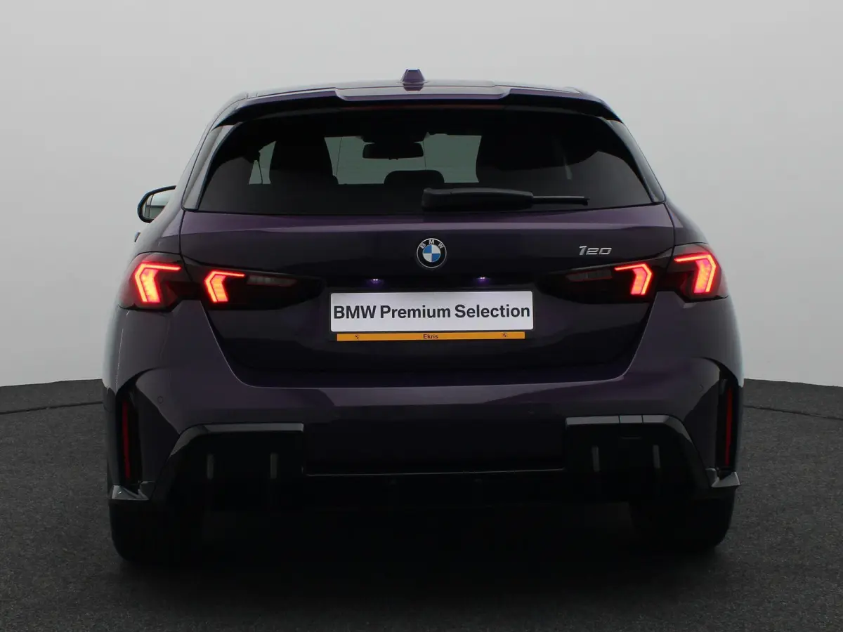 120 M Sportpakket Pro | Premium Pack | Achteruitrijcamera | Driving Assistant | Harman Kardon | 18''