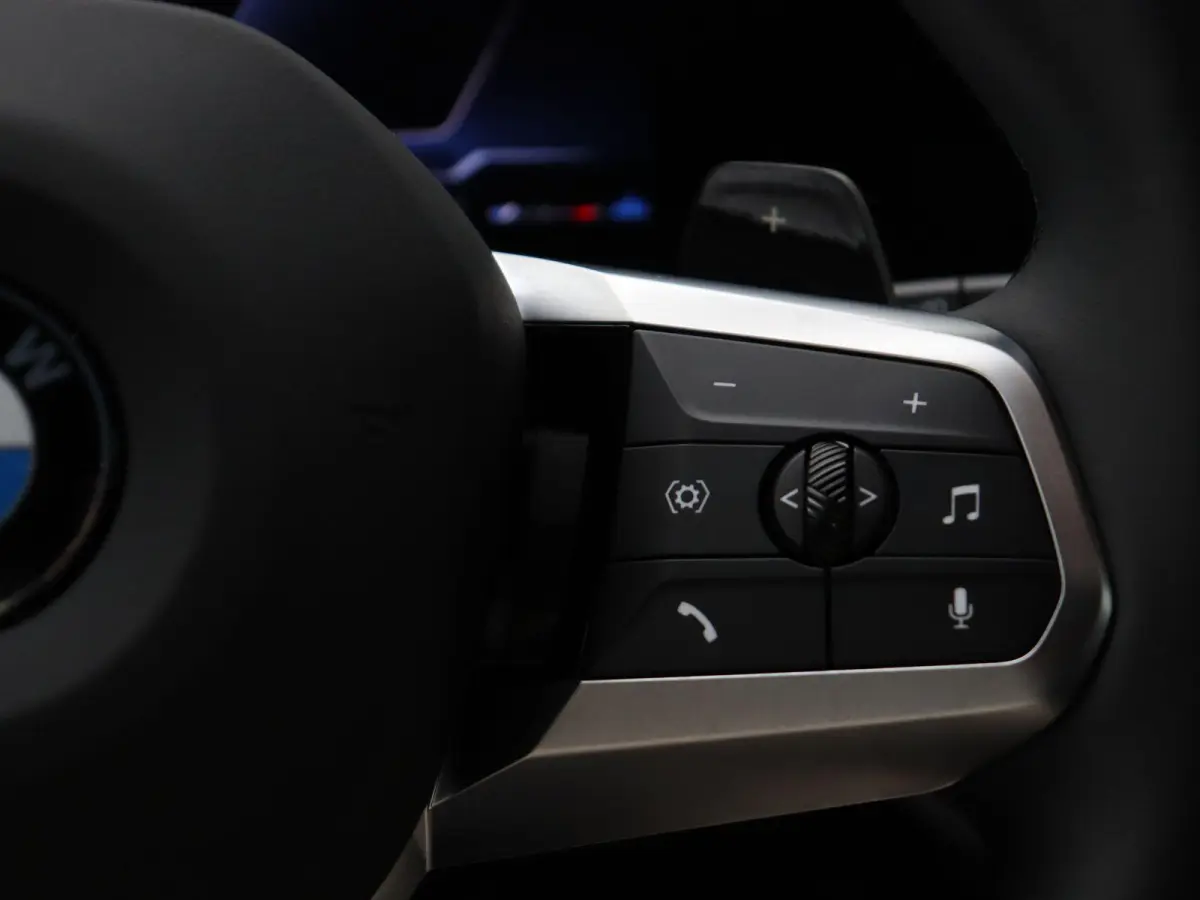120 M Sportpakket Pro | Premium Pack | Achteruitrijcamera | Driving Assistant | Harman Kardon | 18''