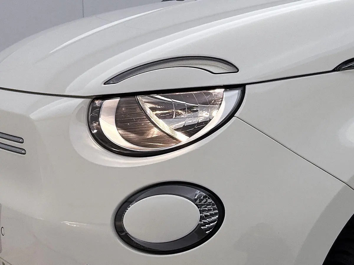 118pk Icon 42 kWh Automaat | ACCU 96% | Apple Carplay/Android Auto | Armsteun | Camera | Climate Control | Cruise Control | StoelVerwarming | Isofix | Parkeersensoren | DAB Radio |