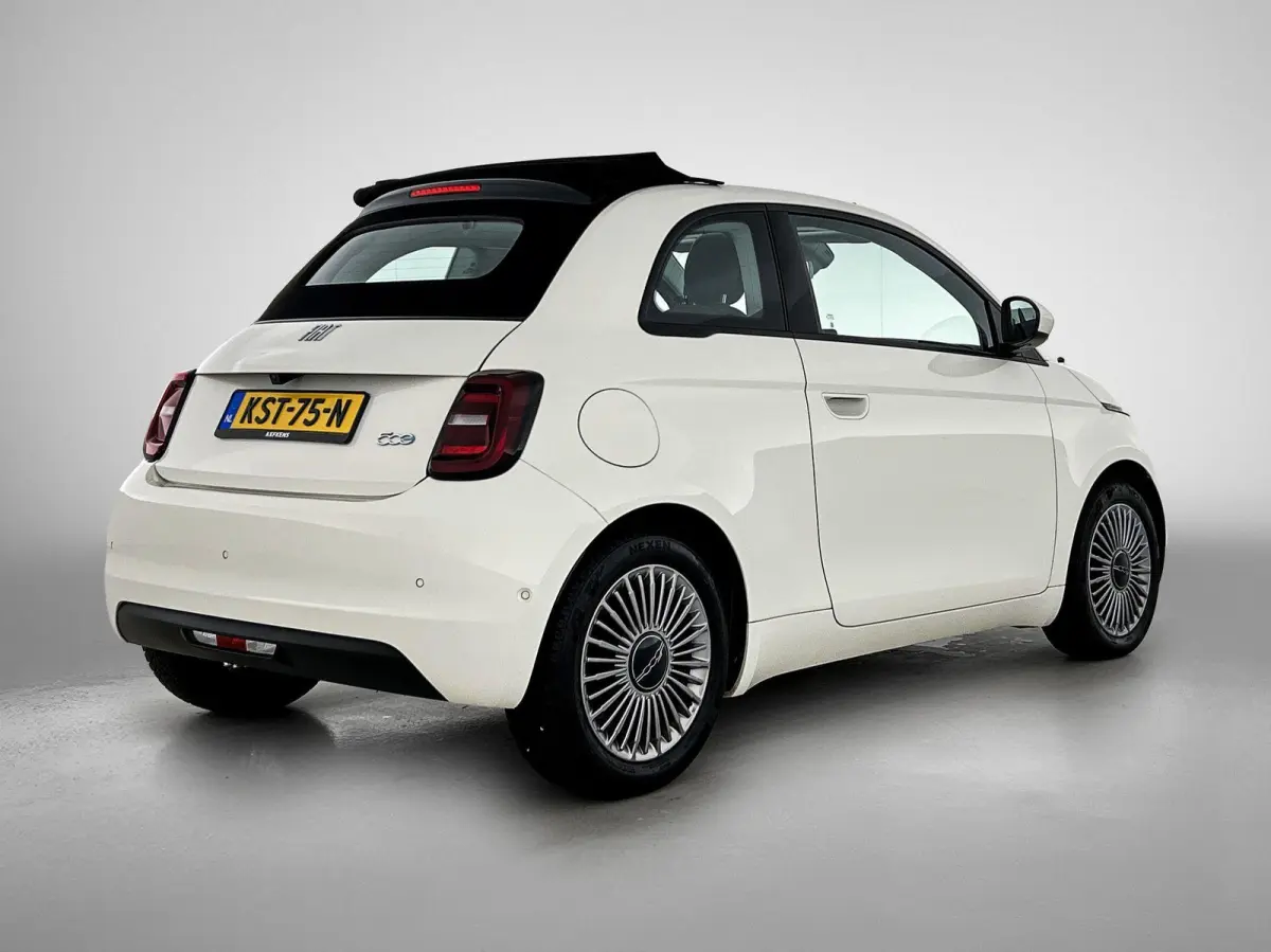 118pk Icon 42 kWh Automaat | ACCU 96% | Apple Carplay/Android Auto | Armsteun | Camera | Climate Control | Cruise Control | StoelVerwarming | Isofix | Parkeersensoren | DAB Radio |
