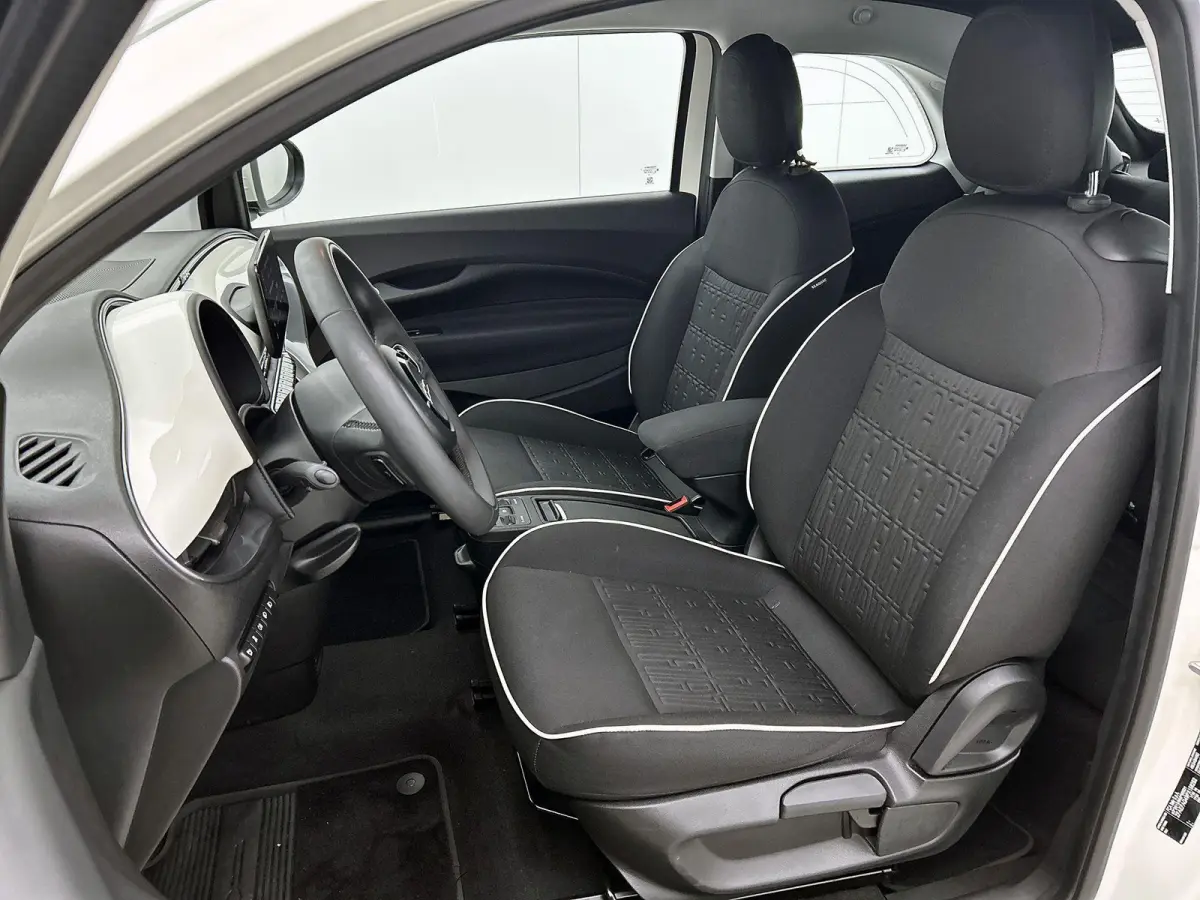 118pk Icon 42 kWh Automaat | ACCU 96% | Apple Carplay/Android Auto | Armsteun | Camera | Climate Control | Cruise Control | StoelVerwarming | Isofix | Parkeersensoren | DAB Radio |