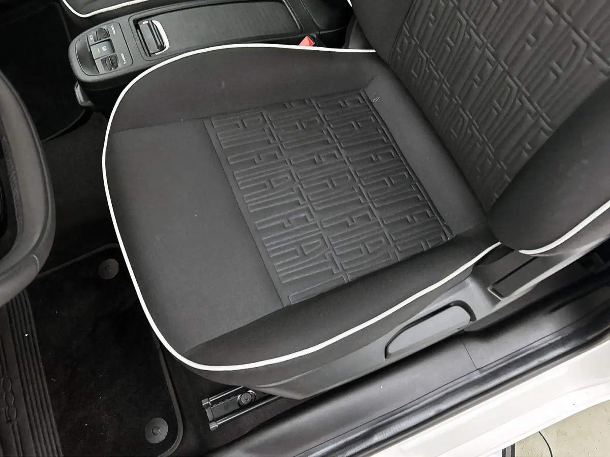 118pk Icon 42 kWh Automaat | ACCU 96% | Apple Carplay/Android Auto | Armsteun | Camera | Climate Control | Cruise Control | StoelVerwarming | Isofix | Parkeersensoren | DAB Radio |