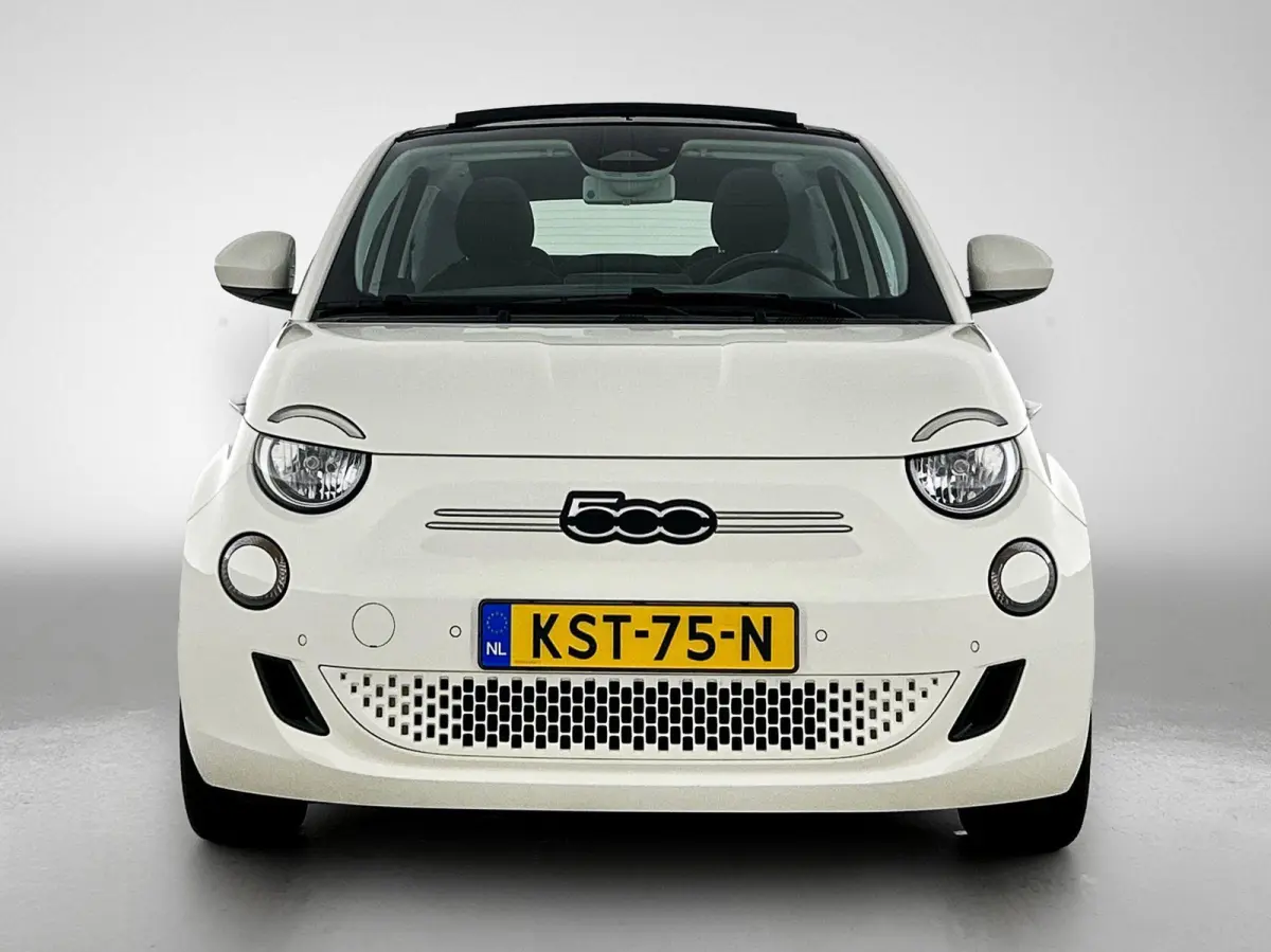 118pk Icon 42 kWh Automaat | ACCU 96% | Apple Carplay/Android Auto | Armsteun | Camera | Climate Control | Cruise Control | StoelVerwarming | Isofix | Parkeersensoren | DAB Radio |