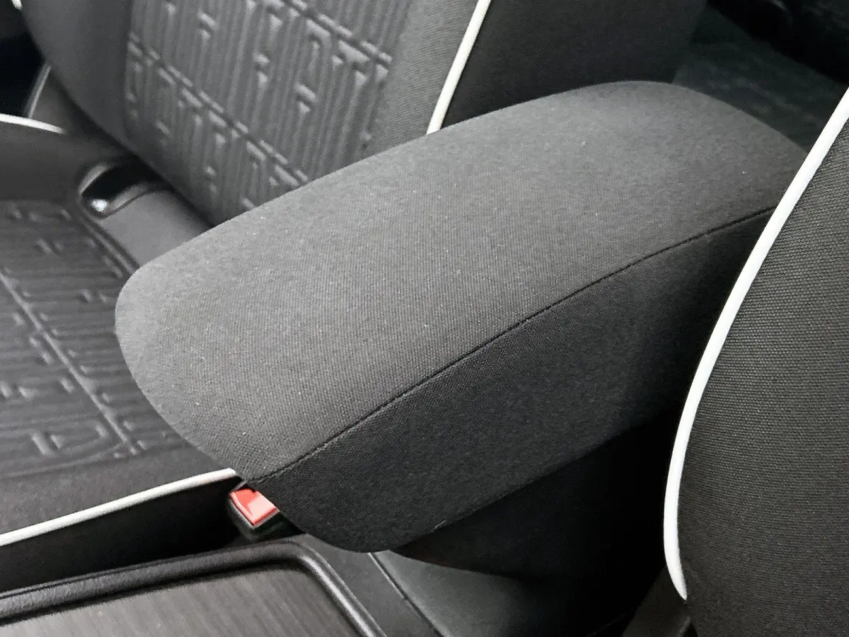 118pk Icon 42 kWh Automaat | ACCU 96% | Apple Carplay/Android Auto | Armsteun | Camera | Climate Control | Cruise Control | StoelVerwarming | Isofix | Parkeersensoren | DAB Radio |