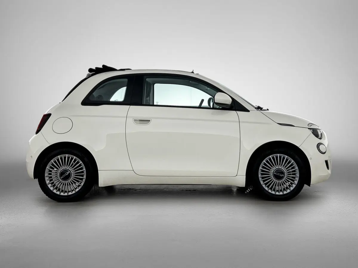 118pk Icon 42 kWh Automaat | ACCU 96% | Apple Carplay/Android Auto | Armsteun | Camera | Climate Control | Cruise Control | StoelVerwarming | Isofix | Parkeersensoren | DAB Radio |