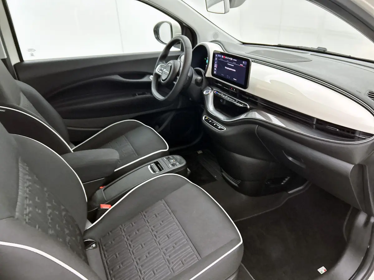 118pk Icon 42 kWh Automaat | ACCU 96% | Apple Carplay/Android Auto | Armsteun | Camera | Climate Control | Cruise Control | StoelVerwarming | Isofix | Parkeersensoren | DAB Radio |