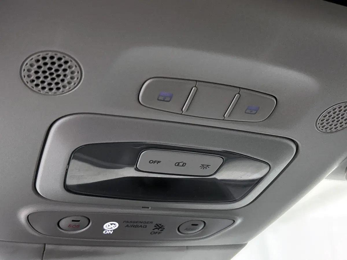 118pk Icon 42 kWh Automaat | ACCU 96% | Apple Carplay/Android Auto | Armsteun | Camera | Climate Control | Cruise Control | StoelVerwarming | Isofix | Parkeersensoren | DAB Radio |