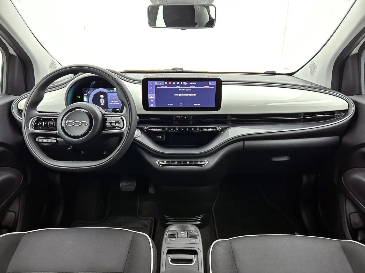 118pk Icon 42 kWh Automaat | ACCU 96% | Apple Carplay/Android Auto | Armsteun | Camera | Climate Control | Cruise Control | StoelVerwarming | Isofix | Parkeersensoren | DAB Radio |