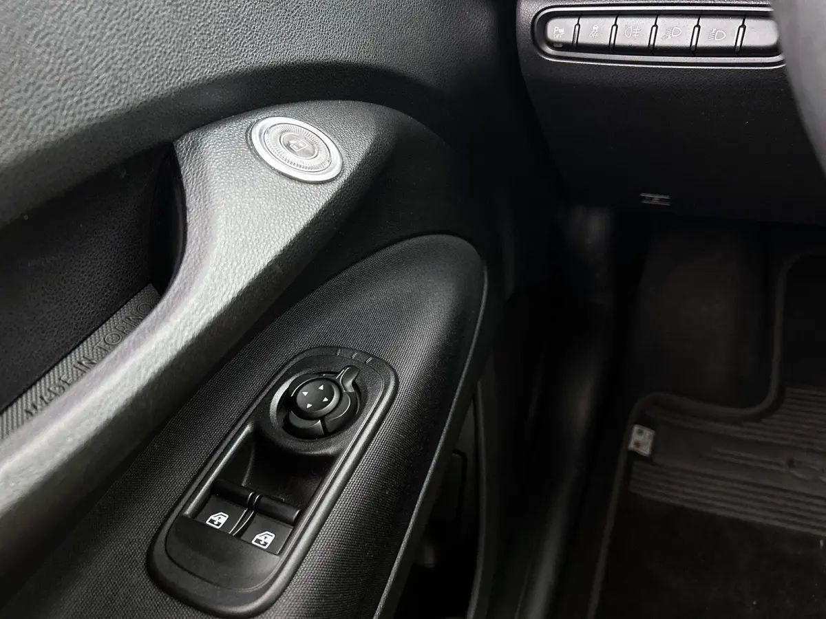118pk Icon 42 kWh Automaat | ACCU 96% | Apple Carplay/Android Auto | Armsteun | Camera | Climate Control | Cruise Control | StoelVerwarming | Isofix | Parkeersensoren | DAB Radio |