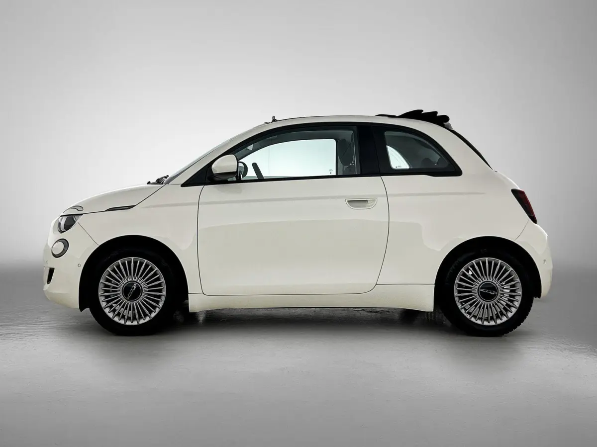 118pk Icon 42 kWh Automaat | ACCU 96% | Apple Carplay/Android Auto | Armsteun | Camera | Climate Control | Cruise Control | StoelVerwarming | Isofix | Parkeersensoren | DAB Radio |