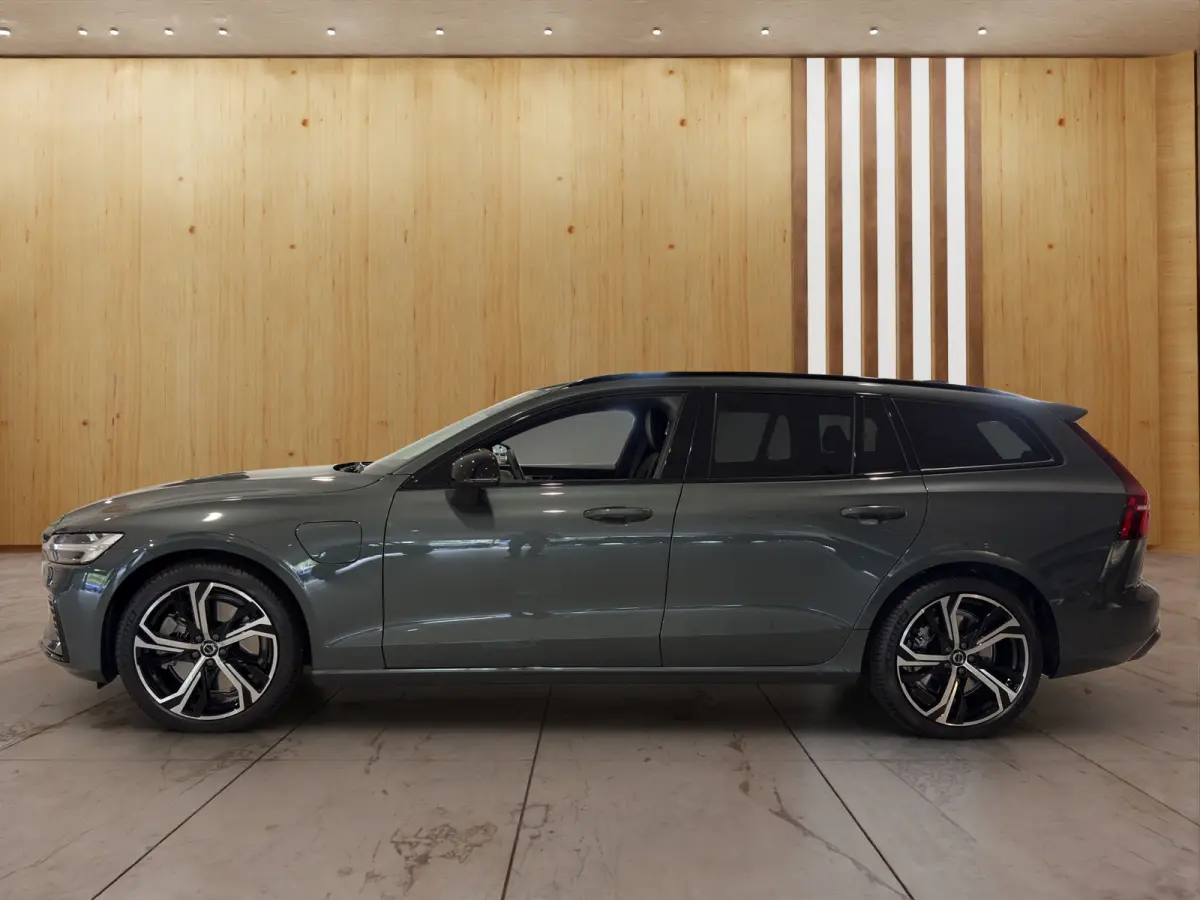 2.0 T6 Plug-in hybrid AWD Ultra Dark | Bower & Wilkins | Massage stoelen voor | 360 Camera | Schuifkanteldak | 19inch velgen |