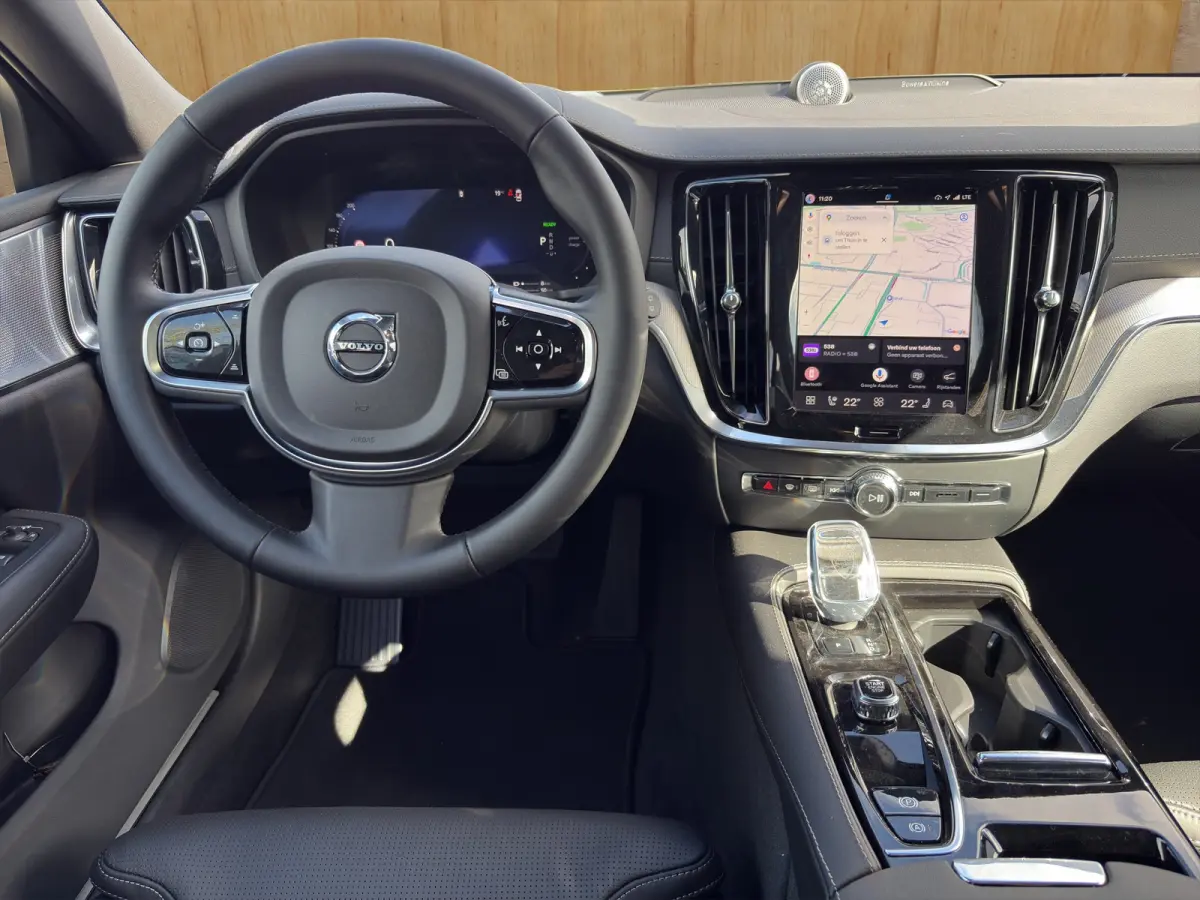 2.0 T6 Plug-in hybrid AWD Ultra Dark | Bower & Wilkins | Massage stoelen voor | 360 Camera | Schuifkanteldak | 19inch velgen |