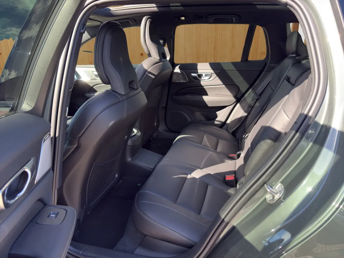 2.0 T6 Plug-in hybrid AWD Ultra Dark | Bower & Wilkins | Massage stoelen voor | 360 Camera | Schuifkanteldak | 19inch velgen |