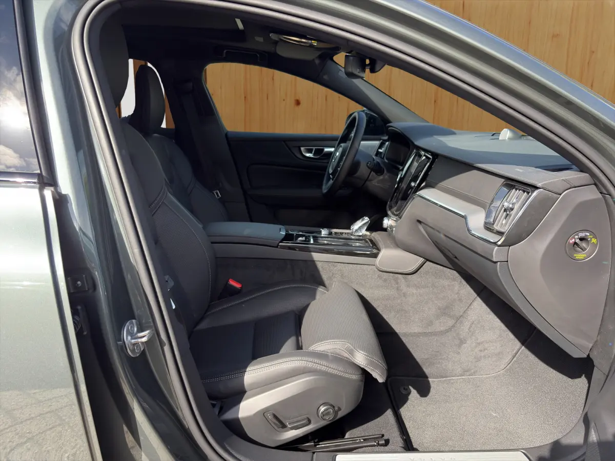 2.0 T6 Plug-in hybrid AWD Ultra Dark | Bower & Wilkins | Massage stoelen voor | 360 Camera | Schuifkanteldak | 19inch velgen |