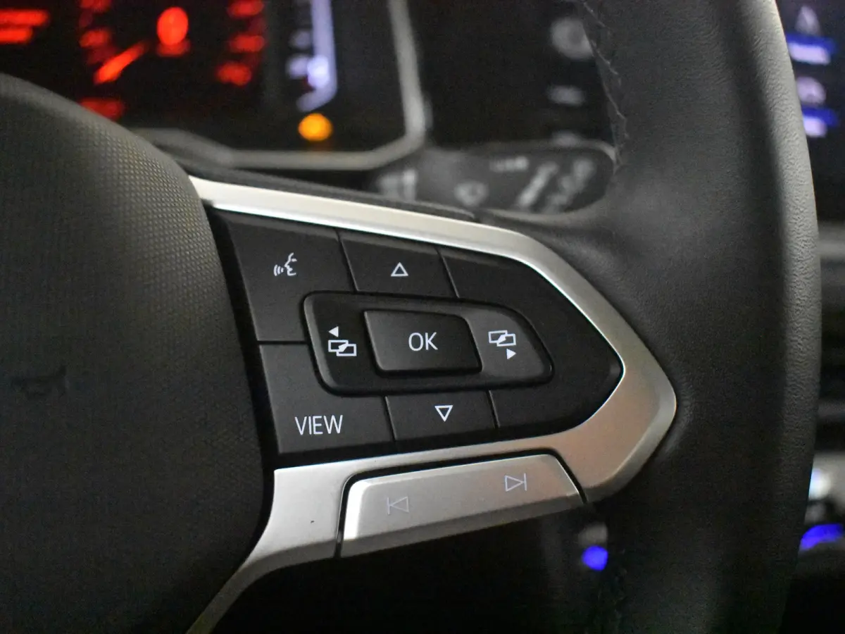 1.0 TSI Life Edition l IQ Light l Matrix LED l Dodehoek Assistent l Elektr. Inklap. Spiegels l Parkeersensoren l Groot Digital Dash l Cruise contr Adapt | Climate contr | 16"LMV