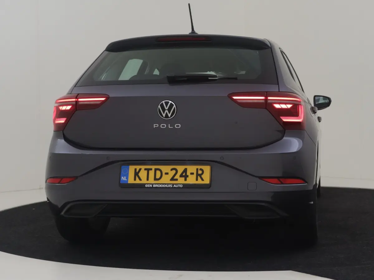 1.0 TSI Life Edition l IQ Light l Matrix LED l Dodehoek Assistent l Elektr. Inklap. Spiegels l Parkeersensoren l Groot Digital Dash l Cruise contr Adapt | Climate contr | 16"LMV