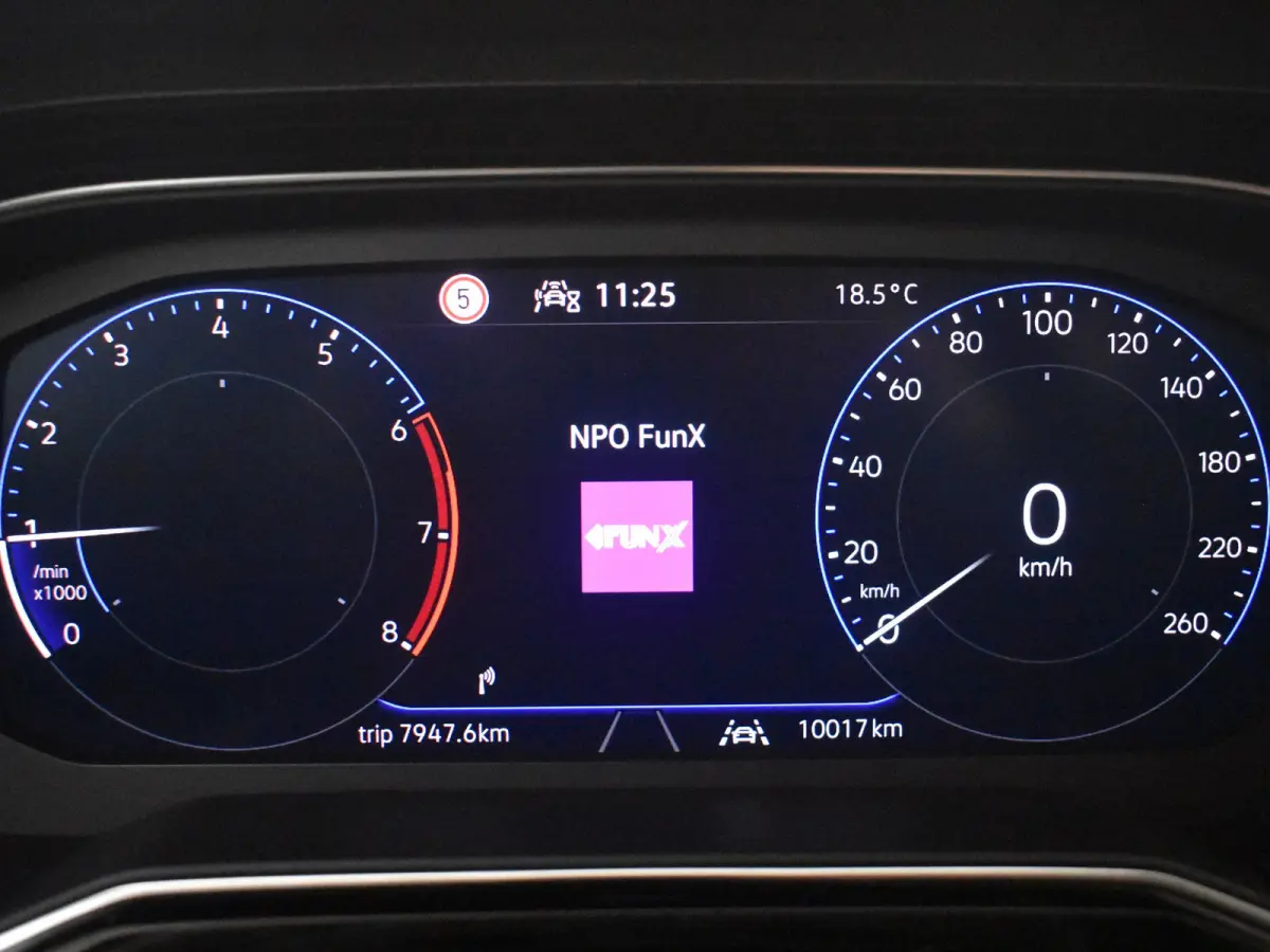 1.0 TSI Life Edition l IQ Light l Matrix LED l Dodehoek Assistent l Elektr. Inklap. Spiegels l Parkeersensoren l Groot Digital Dash l Cruise contr Adapt | Climate contr | 16"LMV