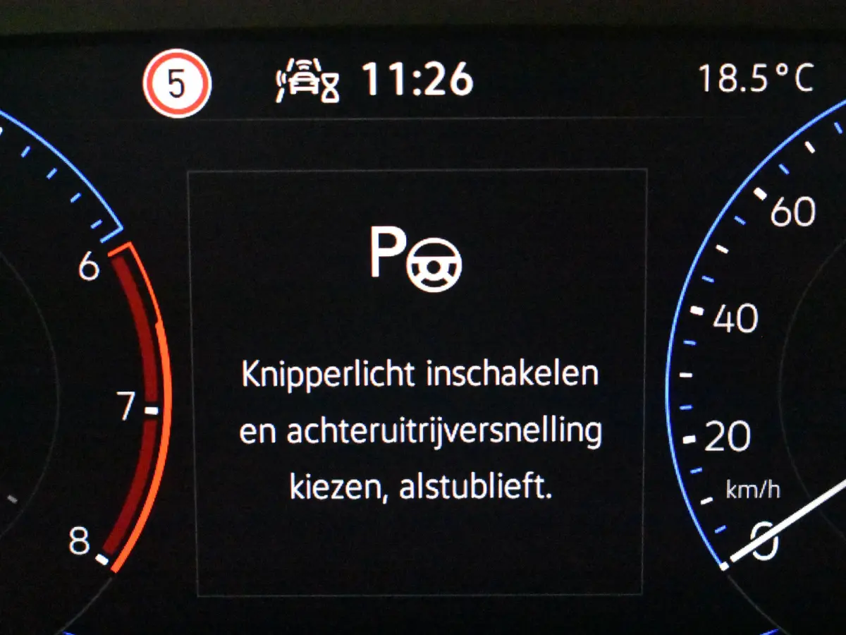 1.0 TSI Life Edition l IQ Light l Matrix LED l Dodehoek Assistent l Elektr. Inklap. Spiegels l Parkeersensoren l Groot Digital Dash l Cruise contr Adapt | Climate contr | 16"LMV