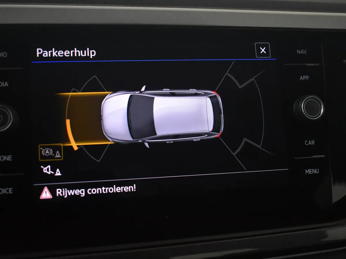 1.0 TSI Life Edition l IQ Light l Matrix LED l Dodehoek Assistent l Elektr. Inklap. Spiegels l Parkeersensoren l Groot Digital Dash l Cruise contr Adapt | Climate contr | 16"LMV